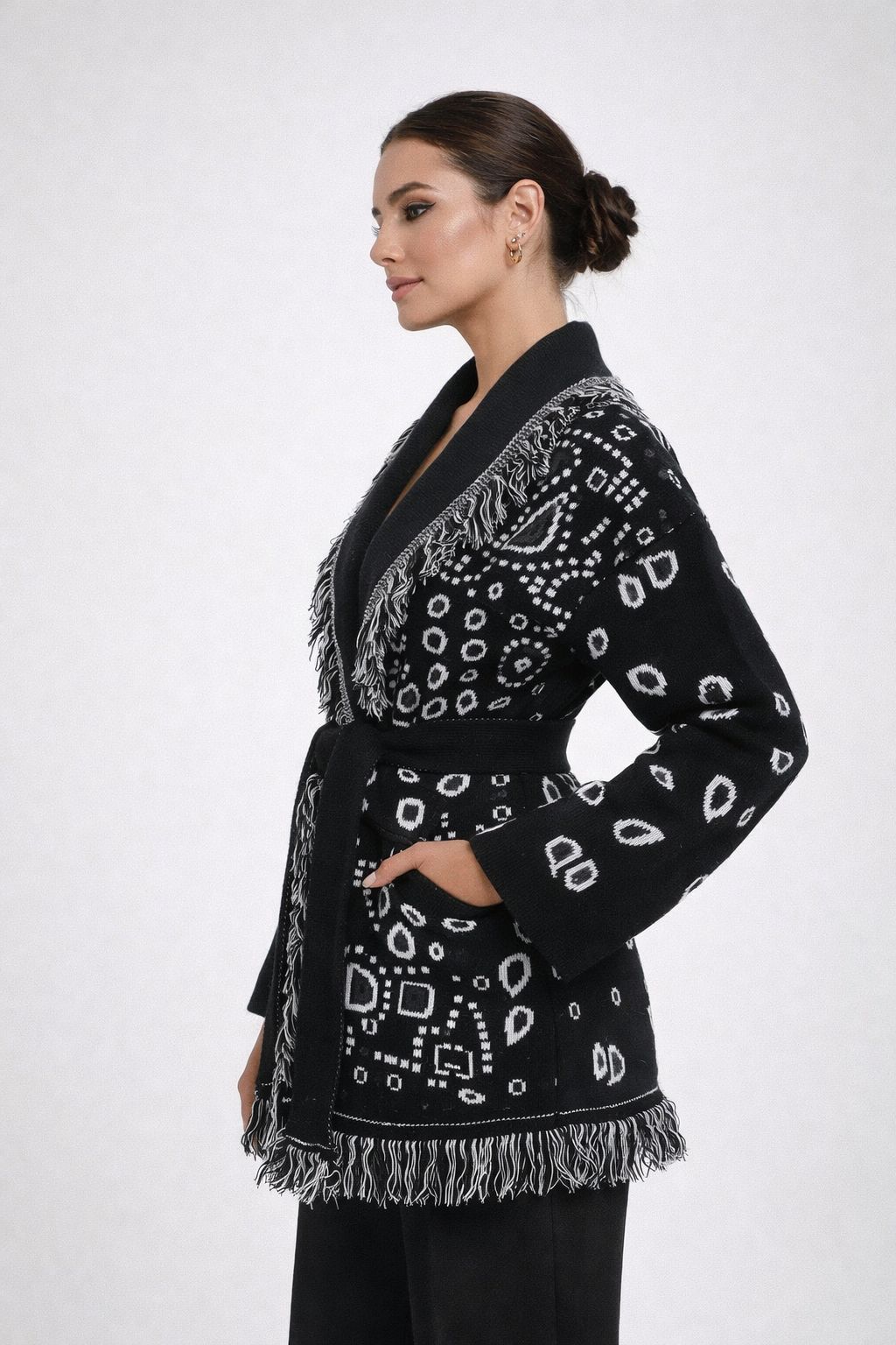 The Print Fringe Cardigan in black